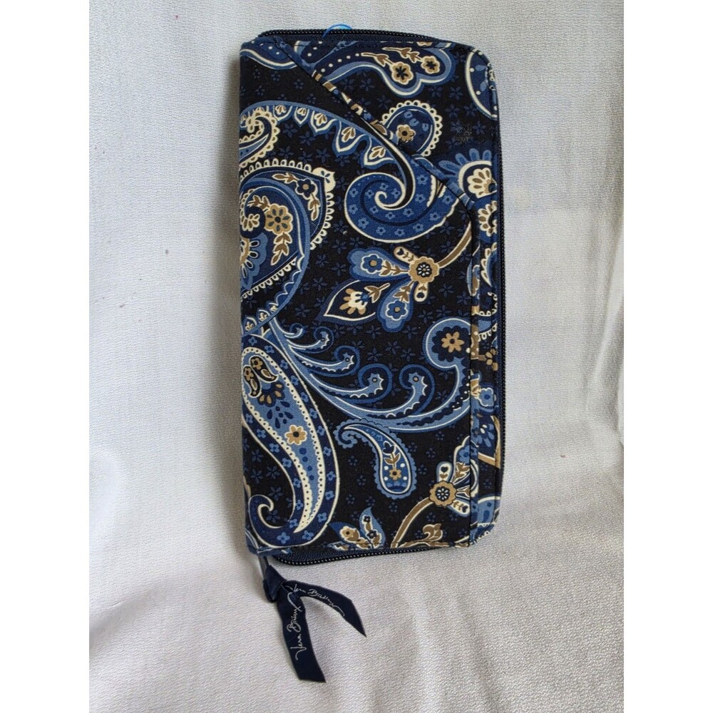Vera Bradley Capri Blue Retired Travel Organizer Passport Wallet Case Zip Around